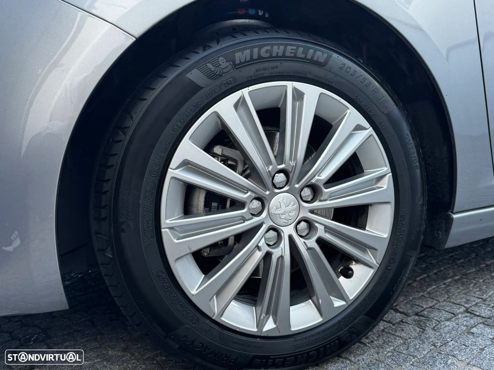 Peugeot 308 1.2 PureTech Allure - 13