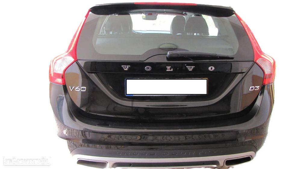 Volvo V60 Cross Country 2.0 D3 Momentum Geartronic - 12