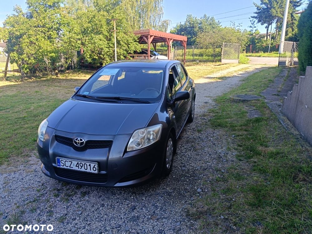 Toyota Auris - 1