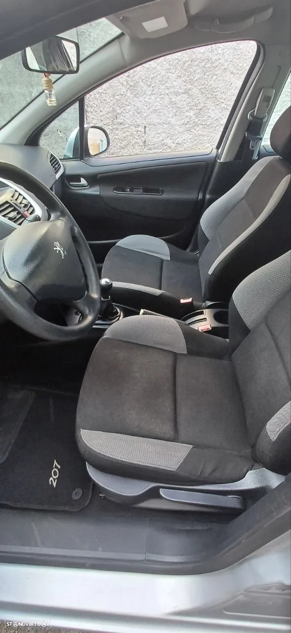 Peugeot 207 1.4 16V Trendy - 9
