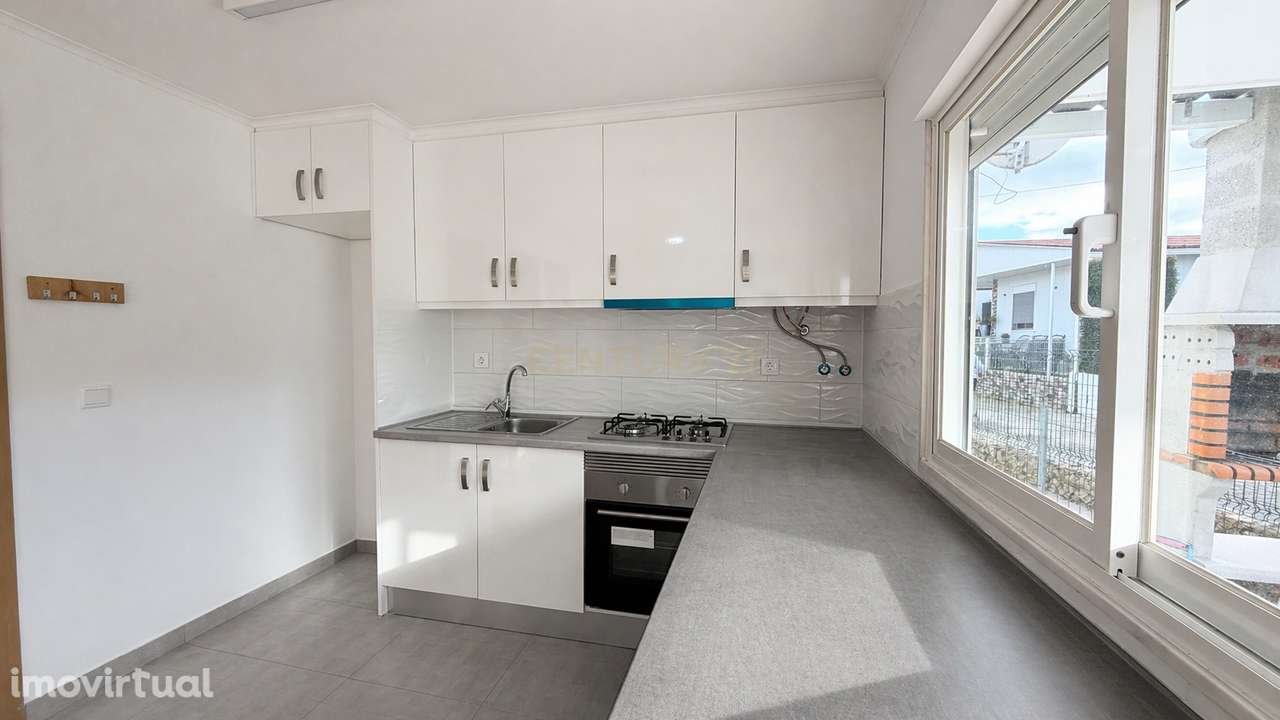 MORADIA T1 NOVA E MODERNA NO PARQUE VERDE — FERNÃO FERRO | Cedência de - Grande imagem: 2/10