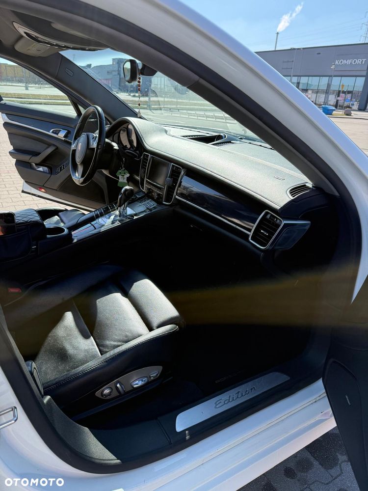 Porsche Panamera - 18