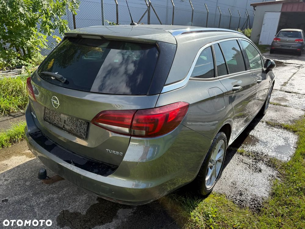 Opel Astra 1.4 Turbo Business - 11