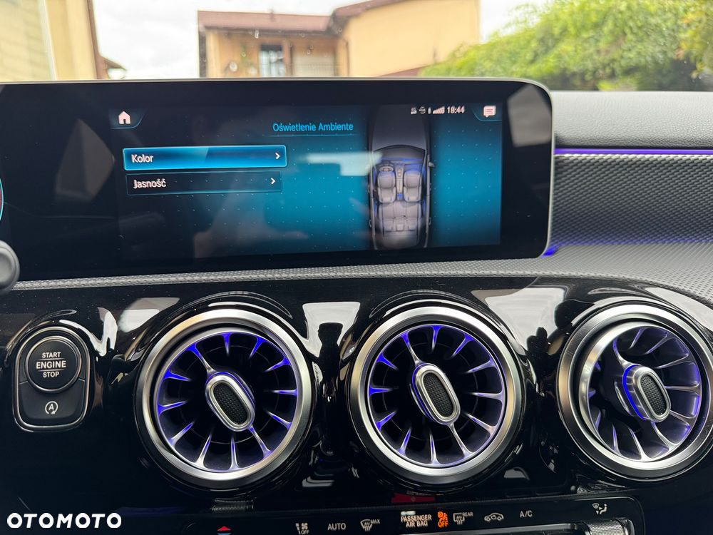Mercedes-Benz Klasa A 180 d Style 7G-DCT - 29