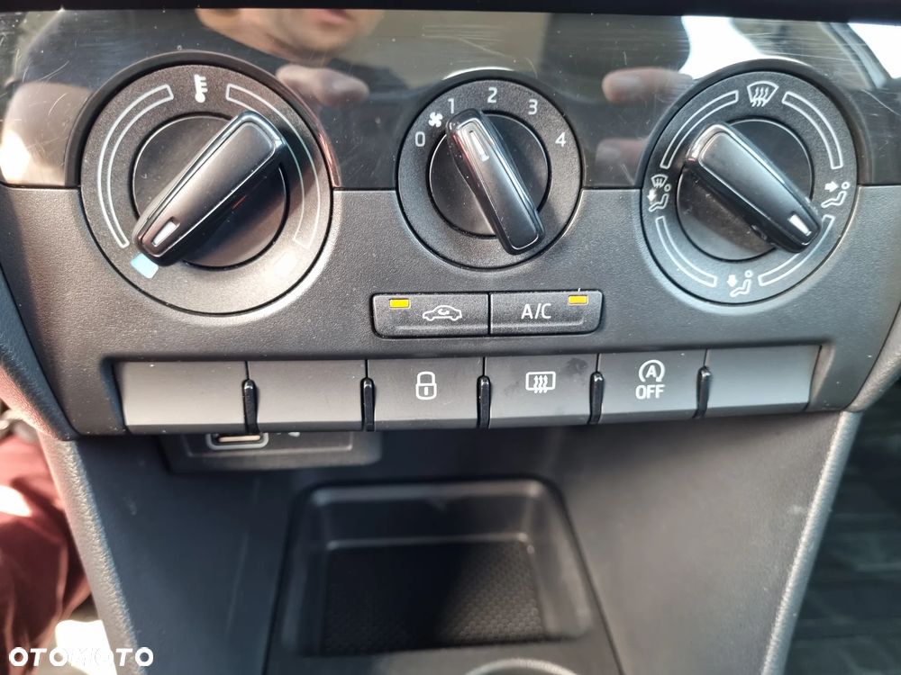 Skoda RAPID 1.0 TSI Ambition - 20