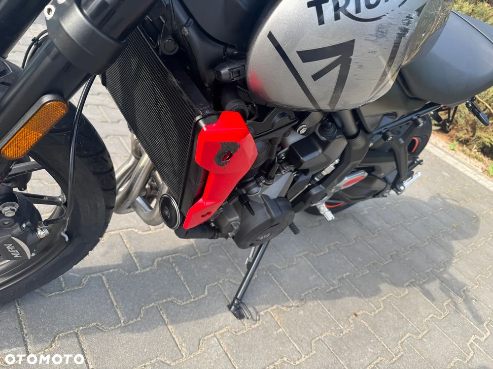 Triumph Trident - 12