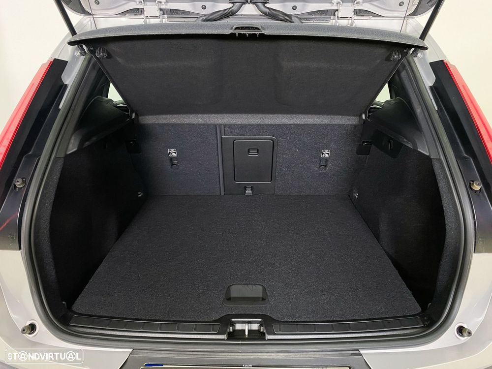 Volvo XC 40 Recharge Core - 8