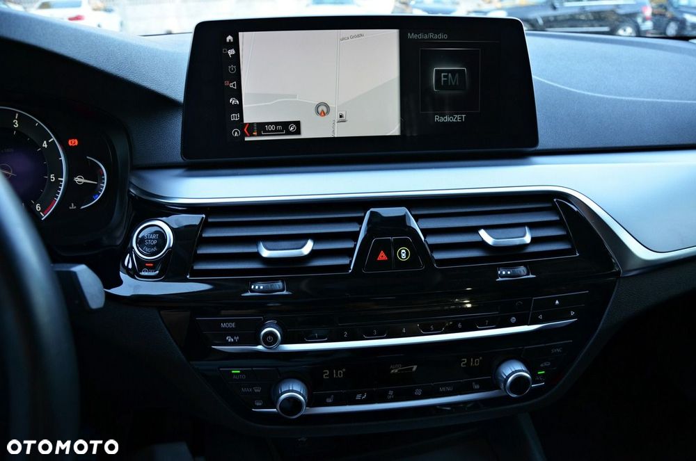 BMW Seria 5 520d Sport Line - 8