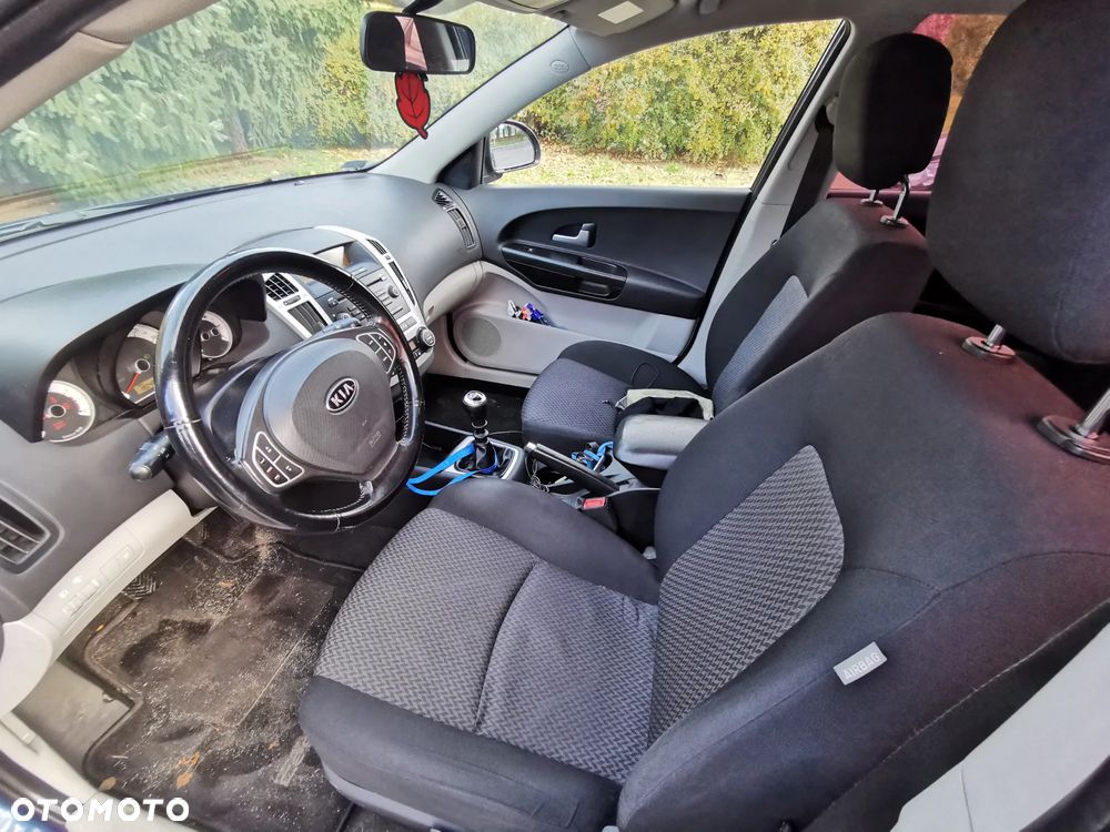Kia Ceed 1.6 Comfort - 13