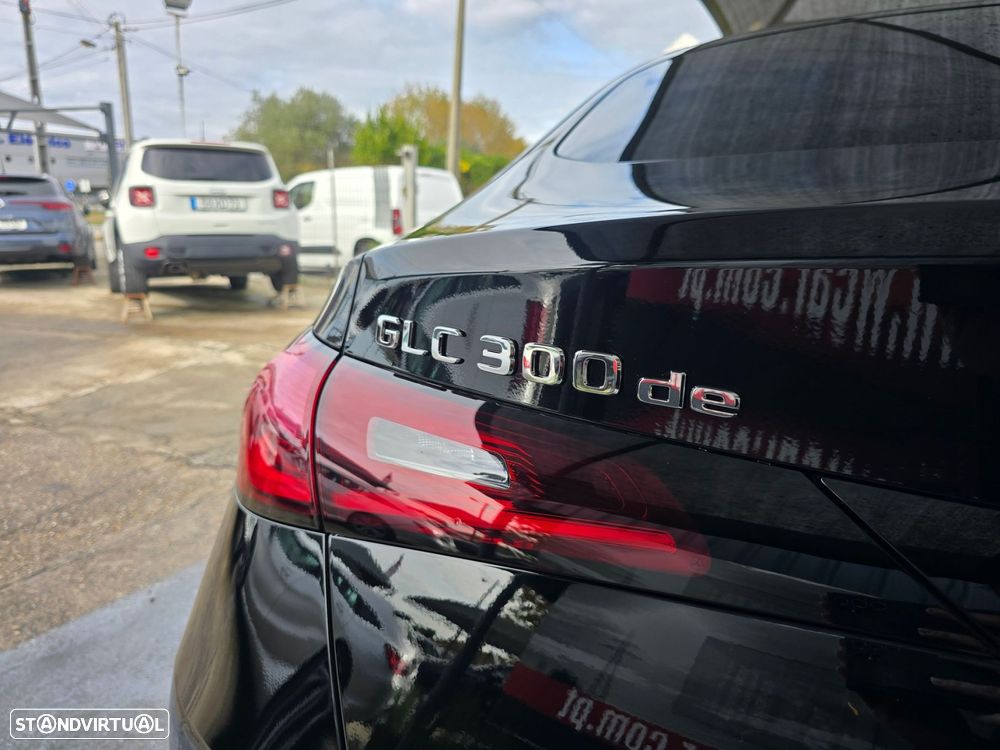 Mercedes-Benz GLC 300 de Coupe 4Matic - 9