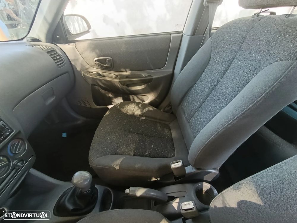 Hyundai Accent - 6
