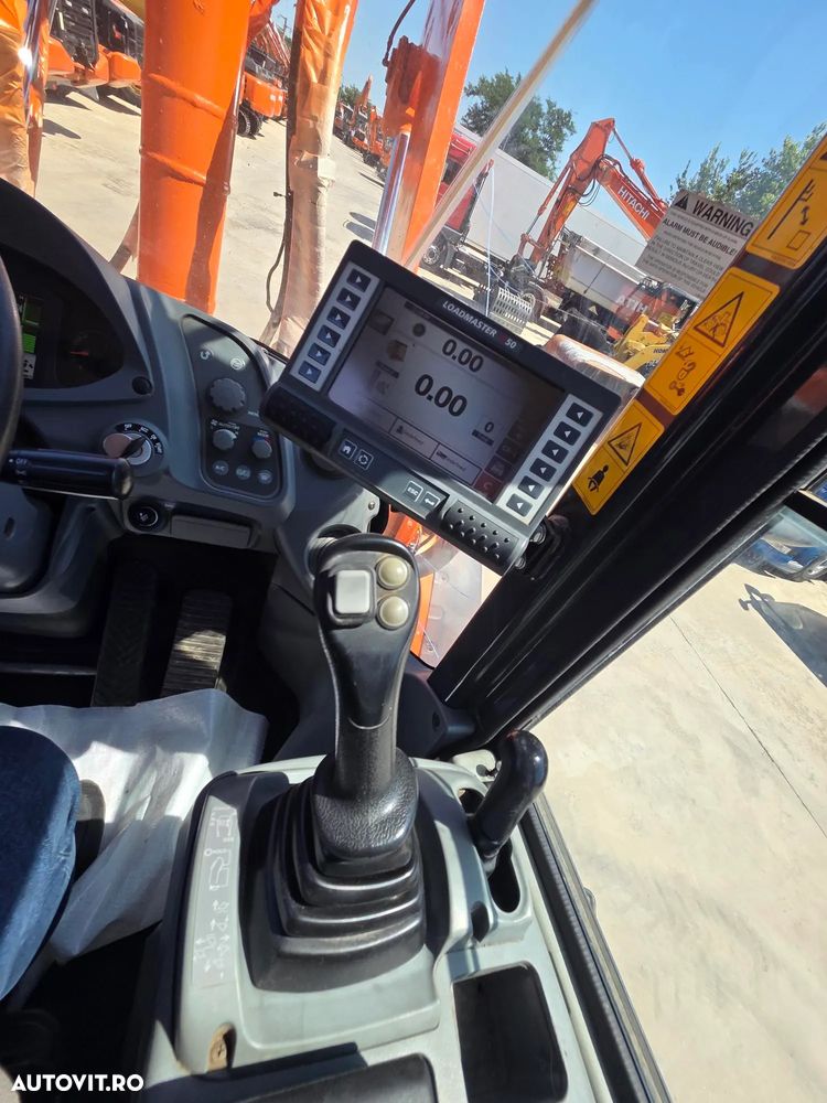 Hitachi ZW180-6, 2019, 6.049h, FULL OPTION, Gresare automataz, Cupa NOUA 3mc, anvelope L5 90% bune, Cantar, Joystick, inst hidr suplimentara, Masa operationala 17t, motor 129kW, basculeaza la 4m,Camera spate,Posibilitate leasing 3 ani-PROMOTIE -96900 EUR+Tva - 37