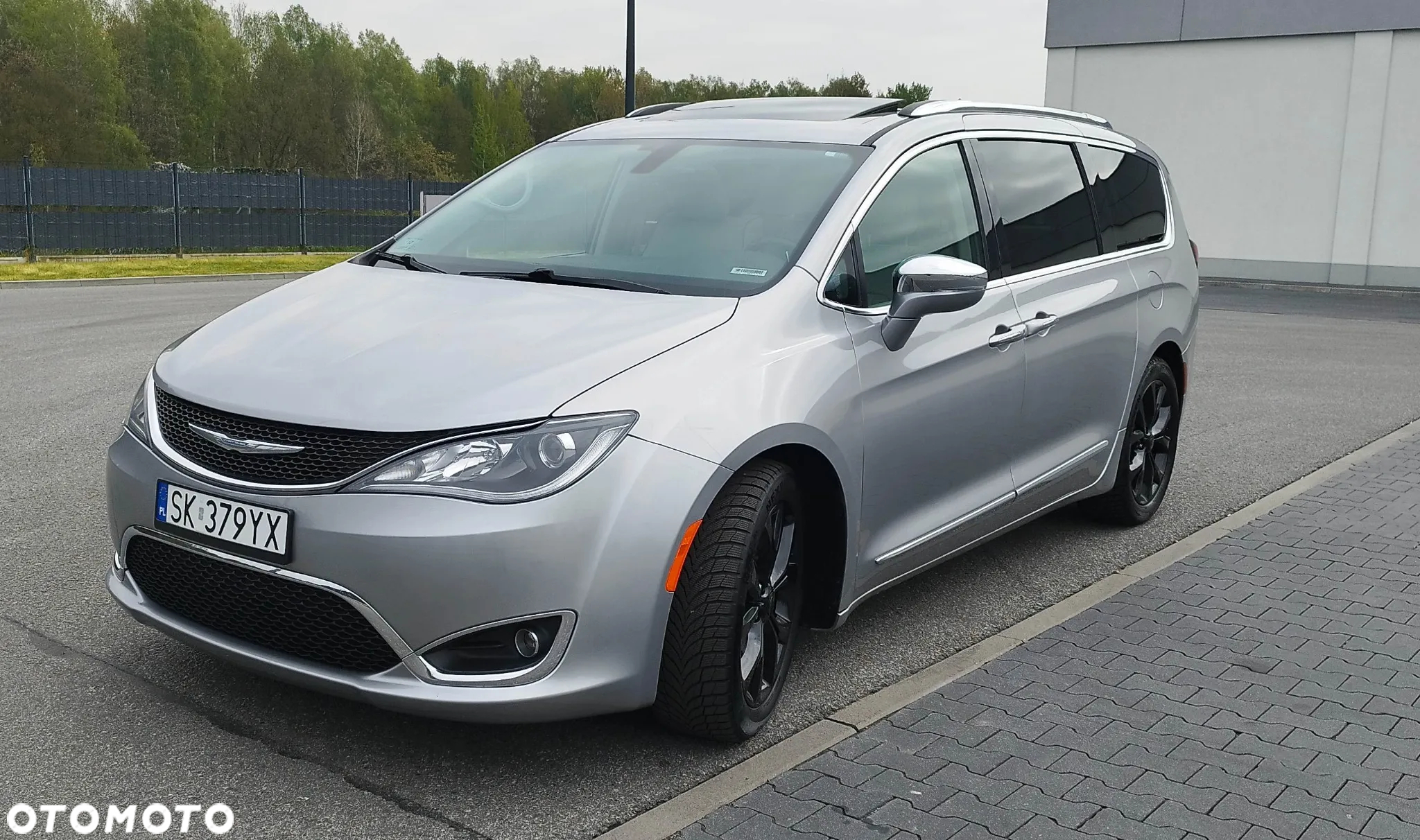 Chrysler Pacifica - 3