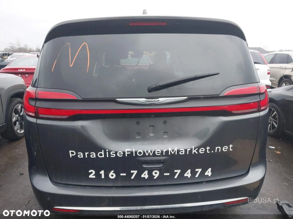 Chrysler Pacifica - 4