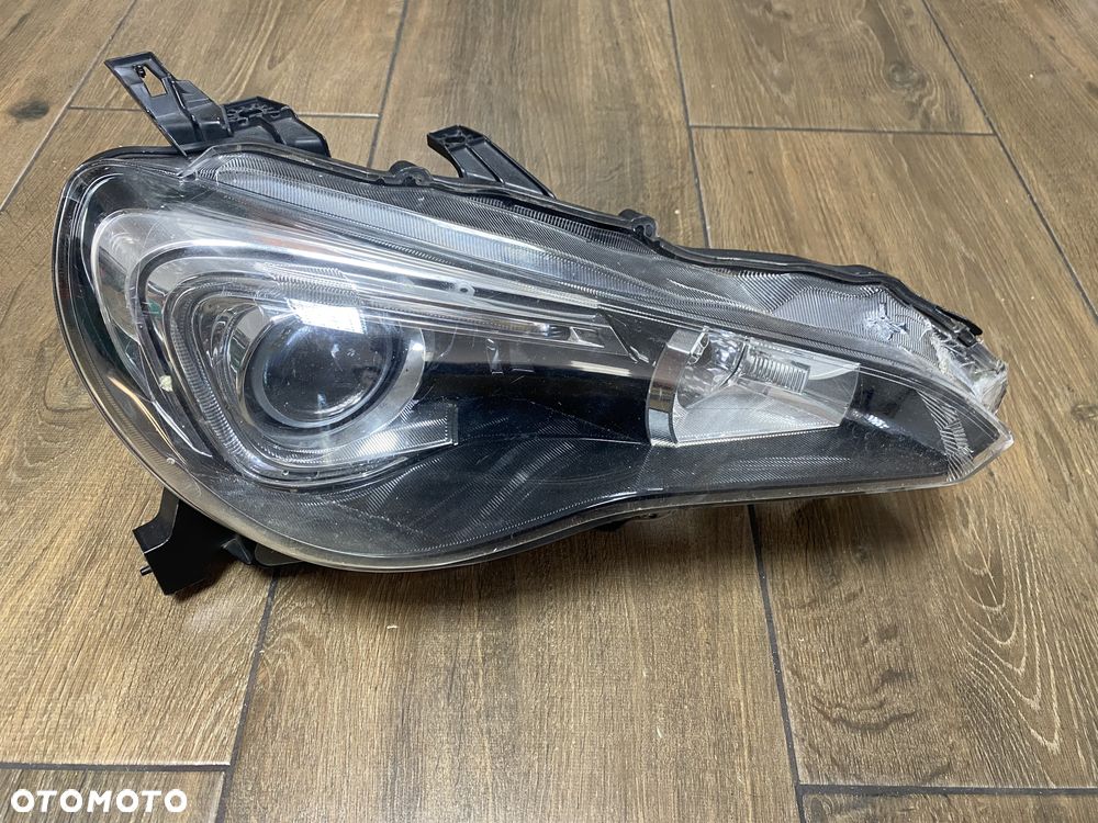 SUBARU BRZ XENON LED REFLEKTOR PRAWY KMP ORG. - 1