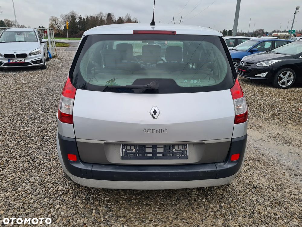 Renault Scenic 2.0 16V Privilege - 8