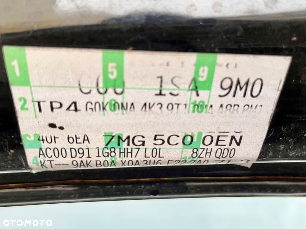 Volkswagen Golf 2.0 TDI DPF MATCH - 24