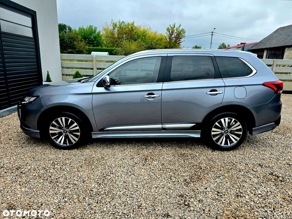 Mitsubishi Outlander 2.0 Instyle + 4WD CVT - 34