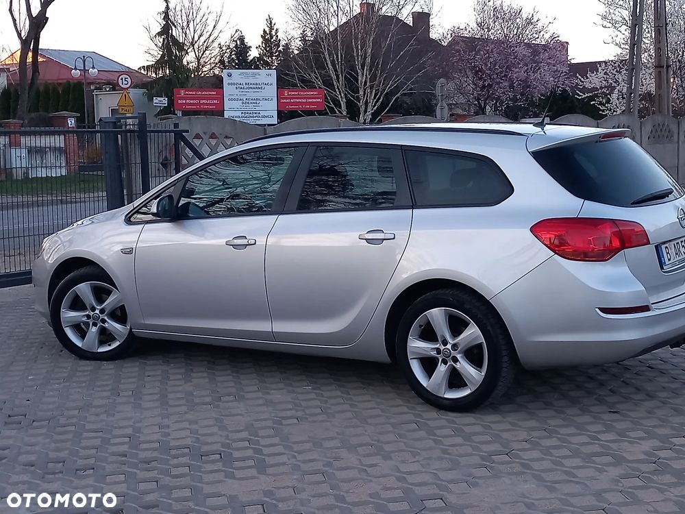 Opel Astra 1.6 150 Jahre - 16