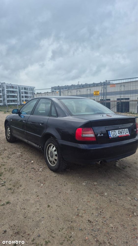 Audi A4 Limousine - 3