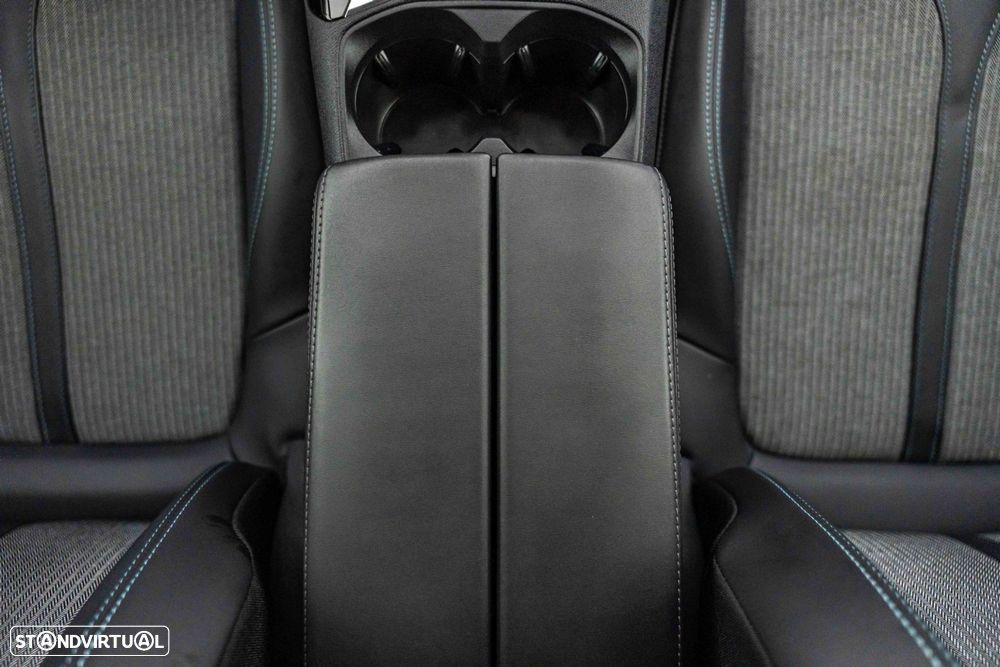 Peugeot 3008 1.6 Hybrid Allure Pack e-EAT8 - 23