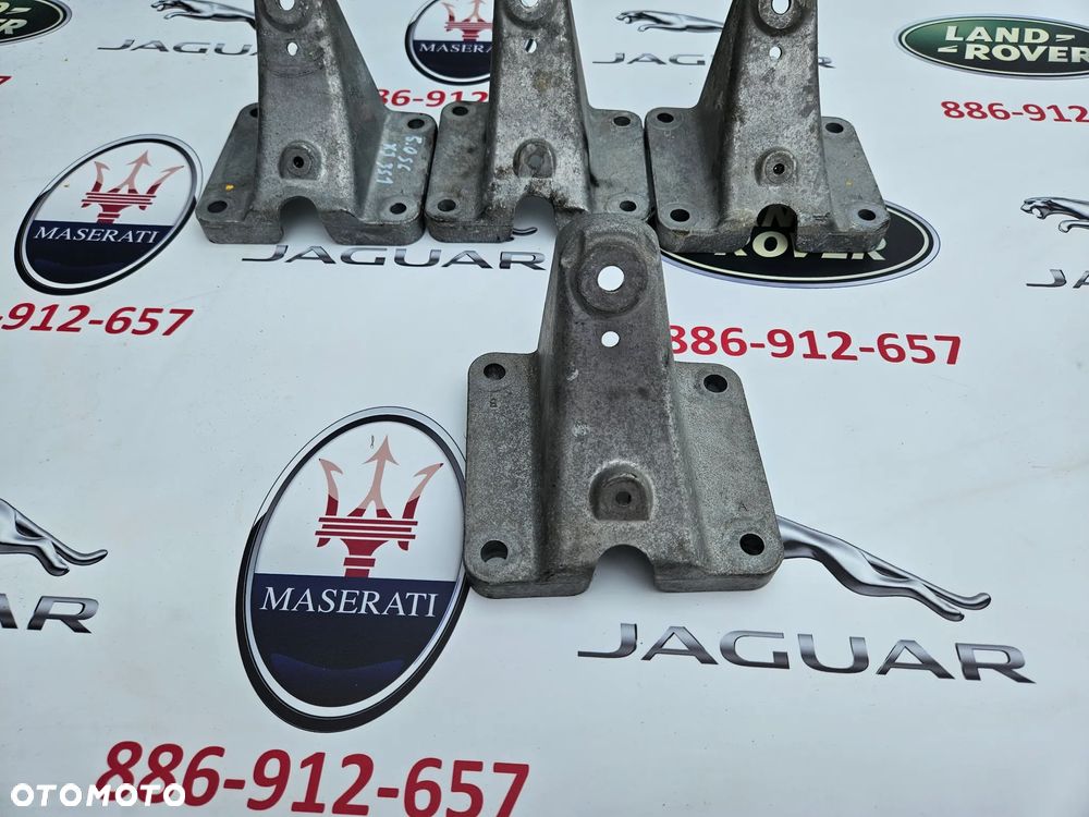 Jaguar XJ 351 3.0 SC 306PS 340 KM 5.0 508PN 385 KM 5.0 SC 510KM 508PS Łapa silnika prawa lewa Mocowanie silnika prawe lewe Stelaż Łapa 8W83-6037-AA 8W83-6037-AB 8W83-6061-AA - 4
