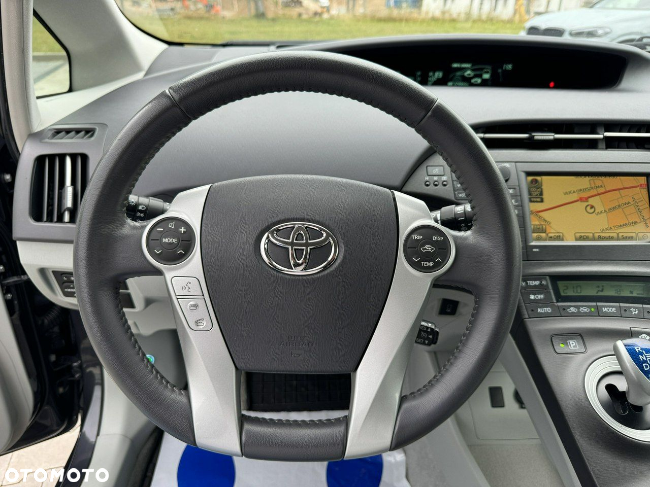 Toyota Prius 1.8 HSD Premium - 23
