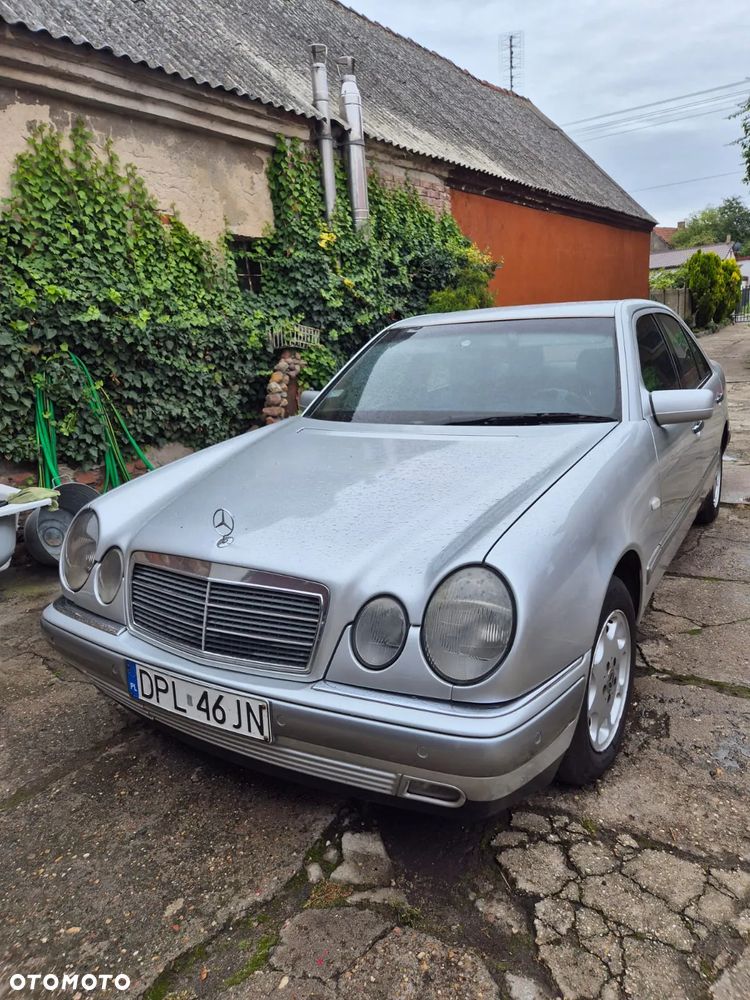 Mercedes-Benz Klasa E - 1