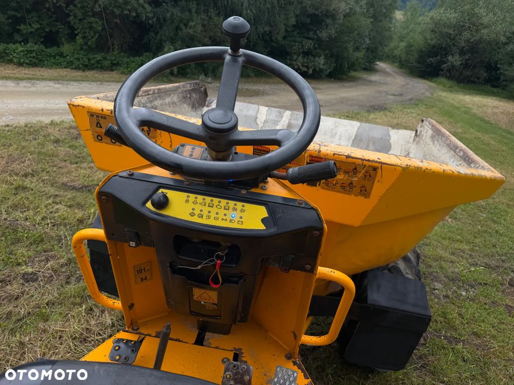 Thwaites MACH2026 Wozidło Budowlane Rolnicze 4x4. wózek z Obrotową Kolebą. 6 ton ładowność.  Silnik DEUTZ 80KM 4 cylindry. 2400 mtg. 2019 rok. Jazda Rewers 3prędkości. Maszyna jak Nowa z Norweskiego Gospodarstwa! Ani deka luzów i wycieków! Hydrostatic. Pełny Oryginał. Hamulce brzytwa. Serwisy w DEKRA. Maszyna Woziła lekkie ładunki. Praktycznie zerowe zużycie. Wielka Okazja. Wszystko w pełnym Oryginale. Opony Oryginał. Oświetlenie Fabryczne. Po serwisach. OKAZJA - 22