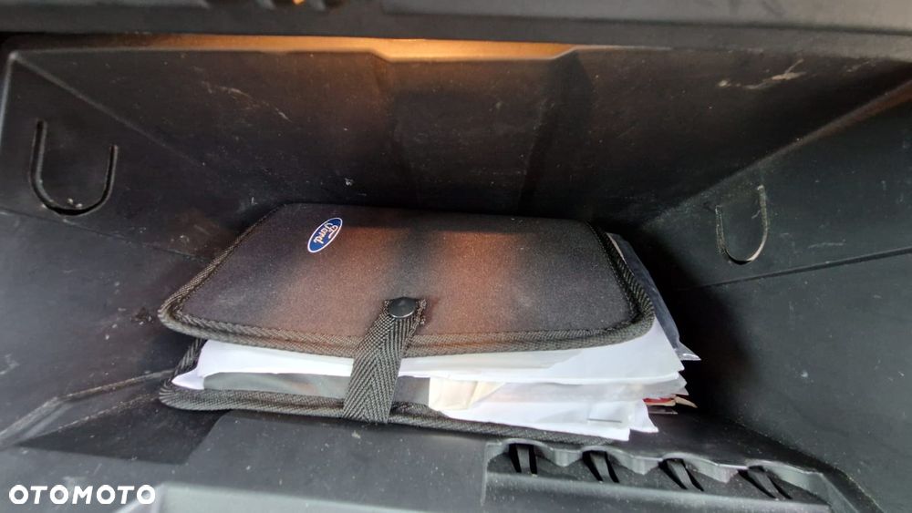 Ford Transit Courier - 22