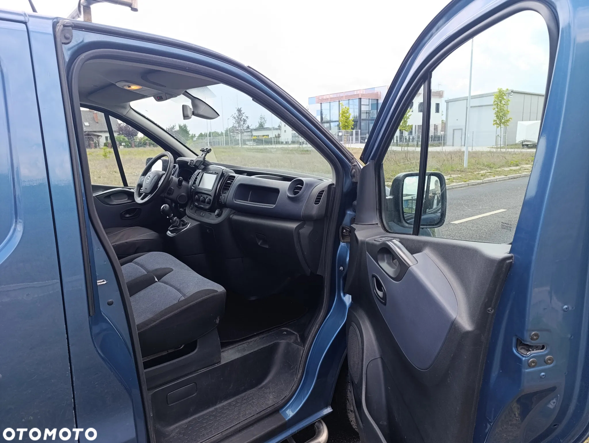 Opel Vivaro - 11