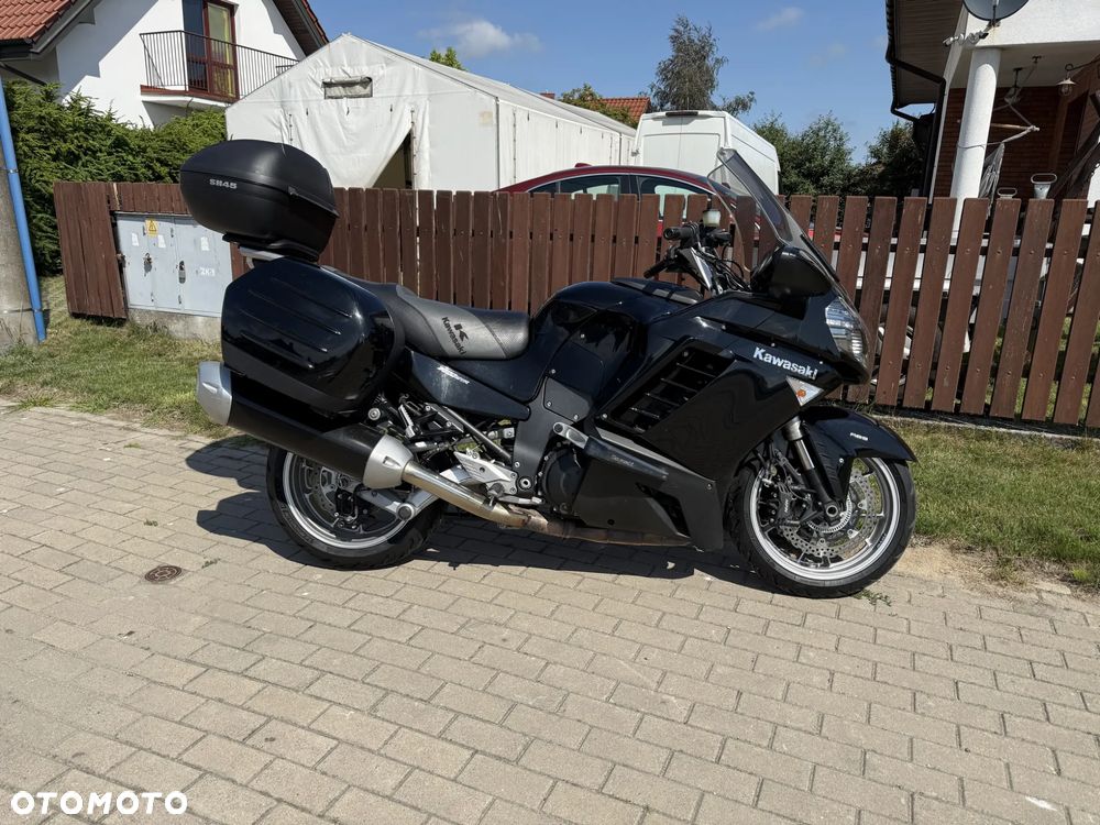 Kawasaki GTR - 6