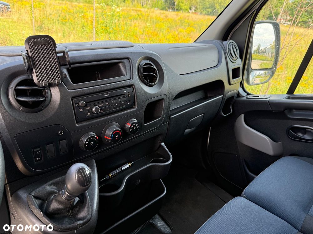 Nissan NV400 - 10