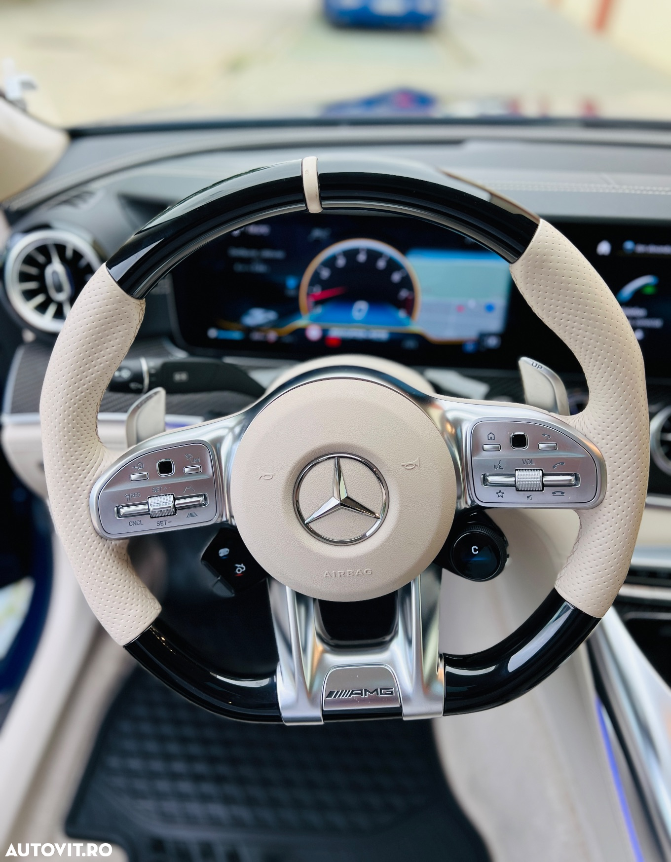 Mercedes-Benz AMG GT-S - 11