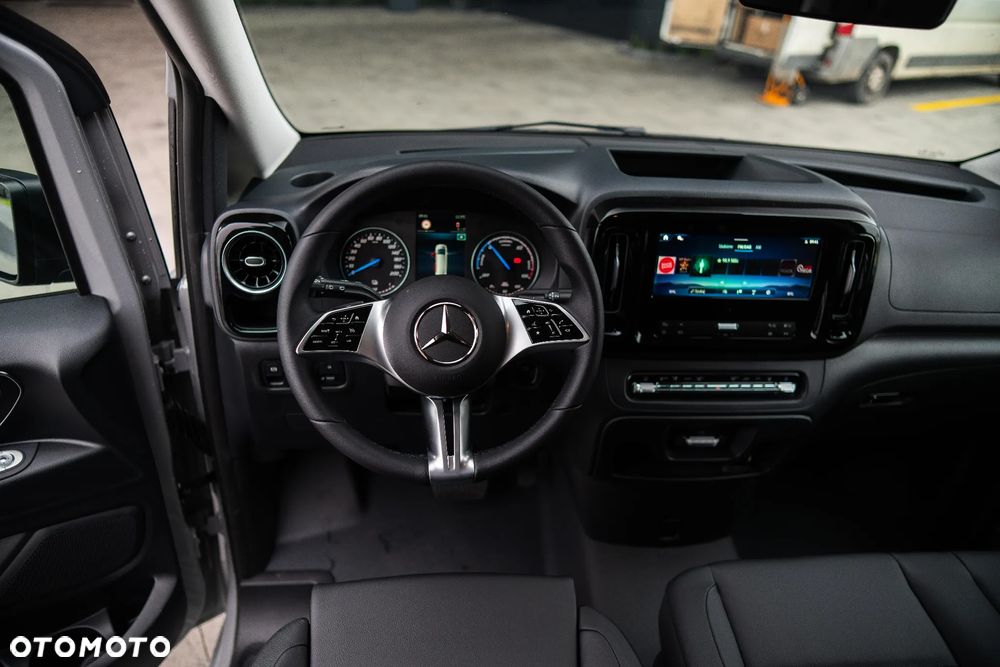 Mercedes-Benz eVito Tourer - 17