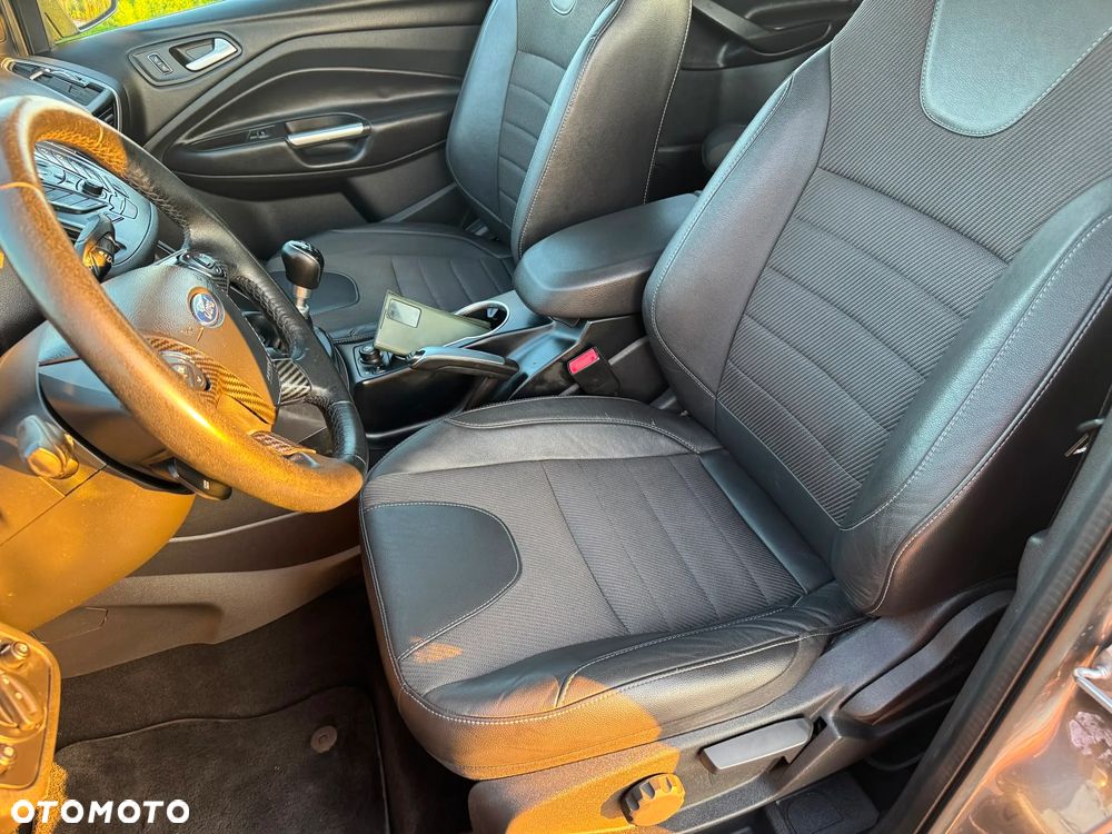 Ford Kuga 2.0 TDCi 4x4 Titanium - 15