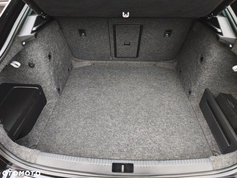 Skoda Octavia 2.0 TDI DSG RS - 39