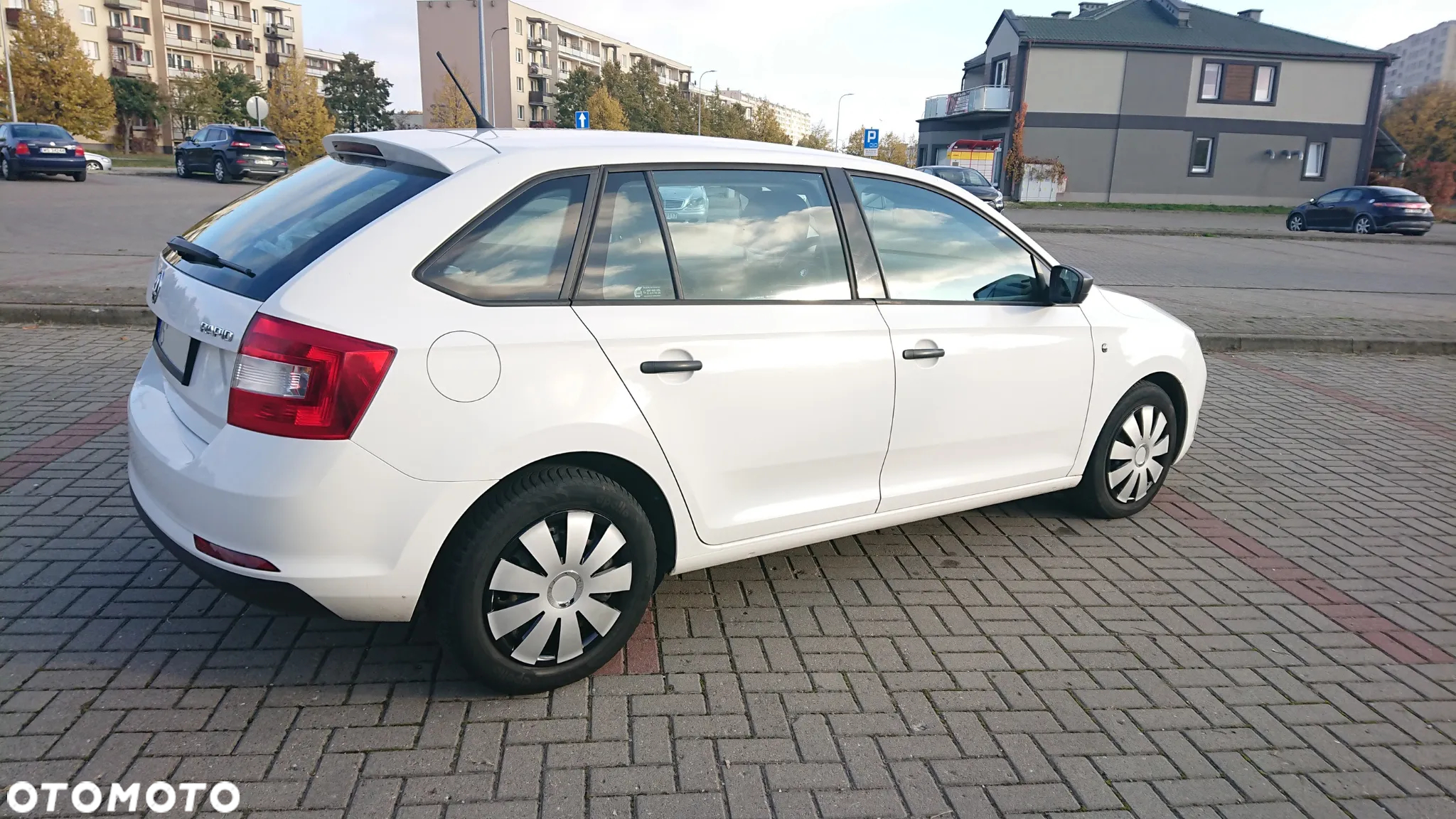 Skoda RAPID 1.6 TDI DPF Elegance - 8