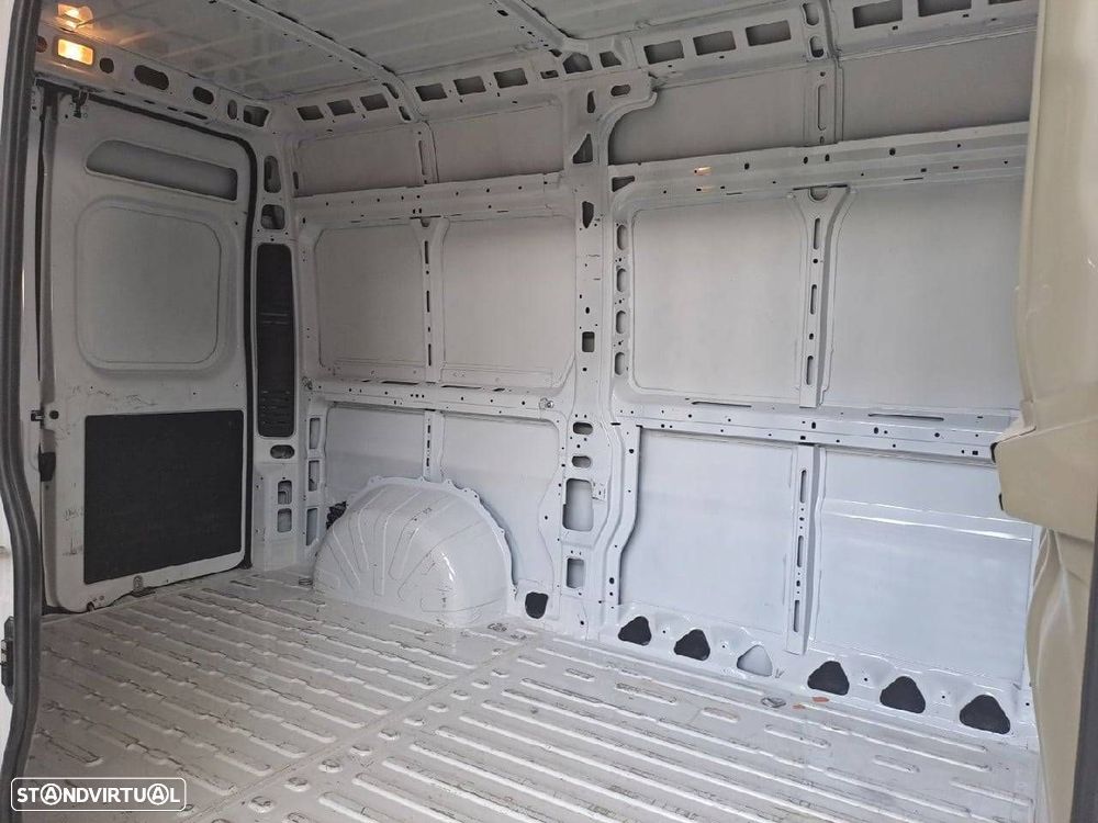Peugeot Boxer 2.2 BlueHDi 140 S&S 333 L2H1 - 10