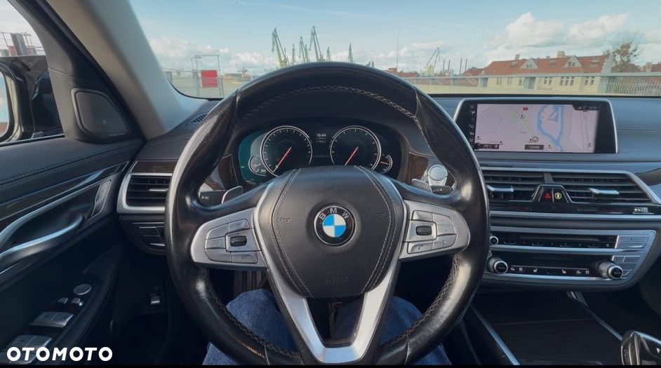 BMW Seria 7 740Li - 9