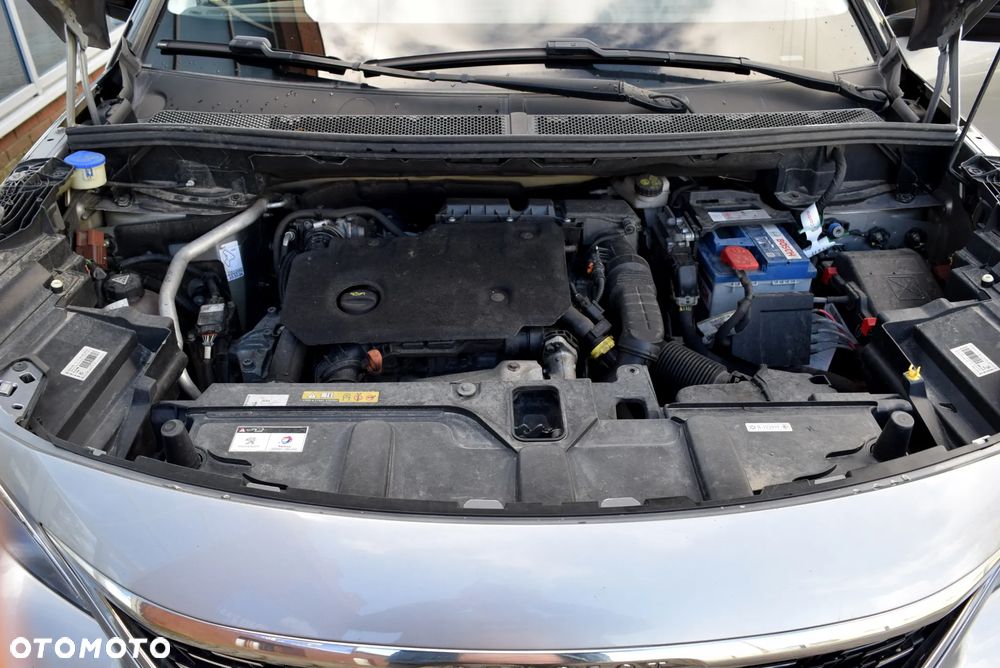 Peugeot 3008 BlueHDi 130 Stop & Start EAT8 Allure - 29