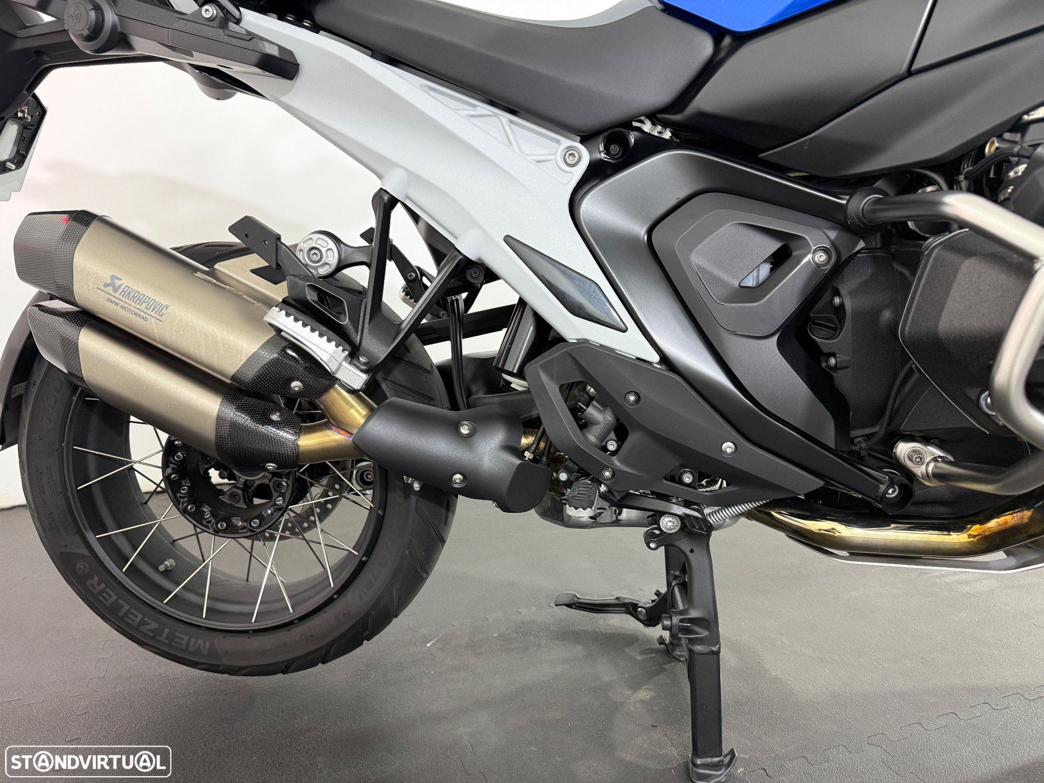 BMW R 1300 GS TROPHY / AKRAPOVIC - 12