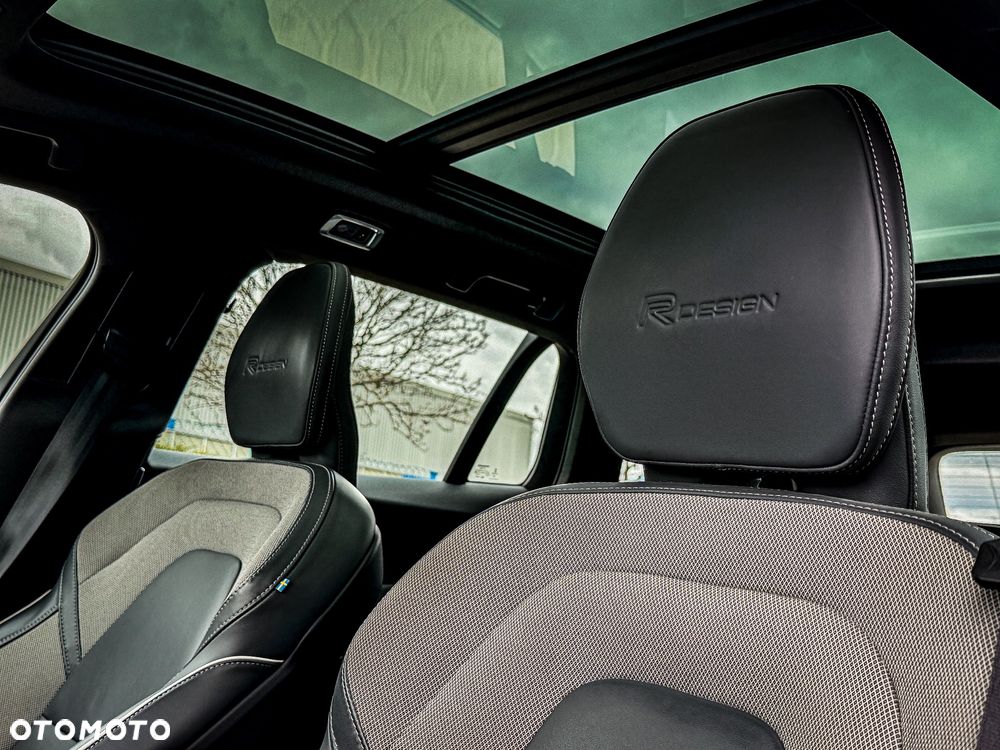 Volvo V60 T8 AWD Twin Engine Geartronic R-Design - 37