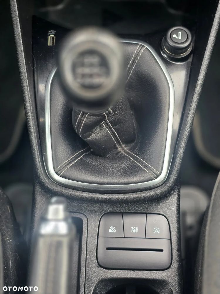 Ford Fiesta 1.0 EcoBoost S&S COOL&CONNECT - 19