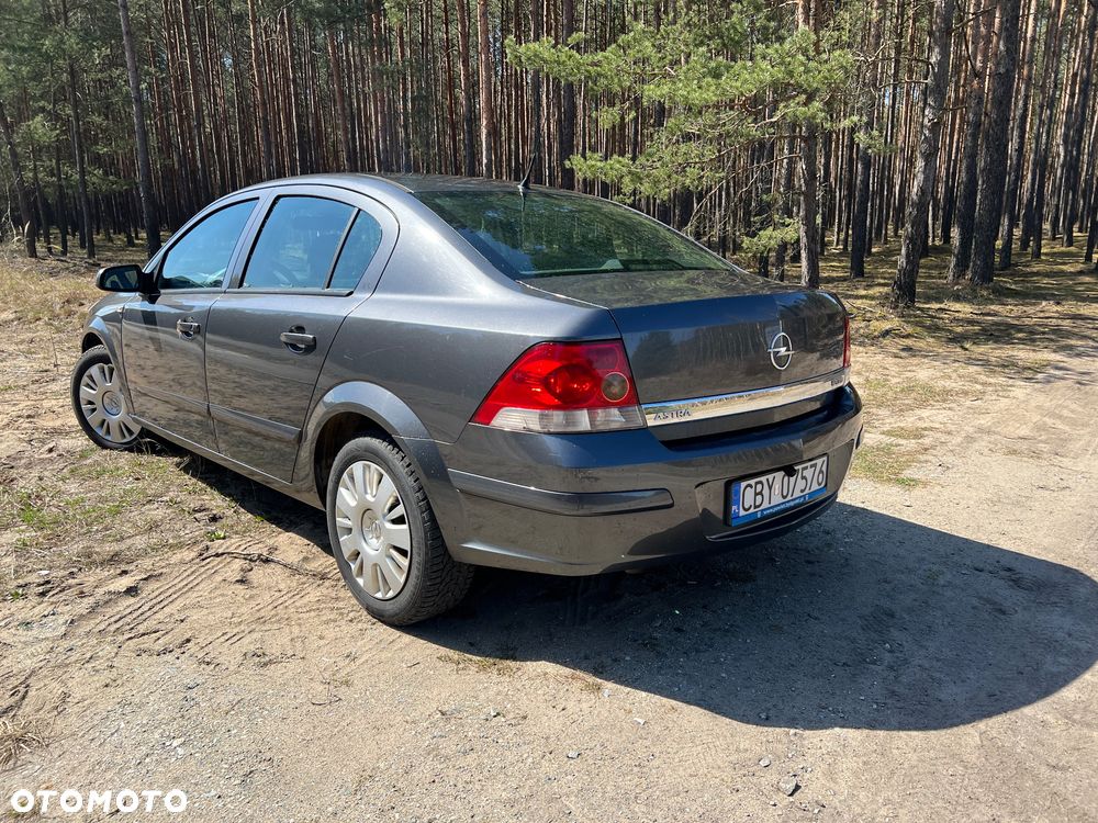 Opel Astra 1.7 CDTI Essentia - 4