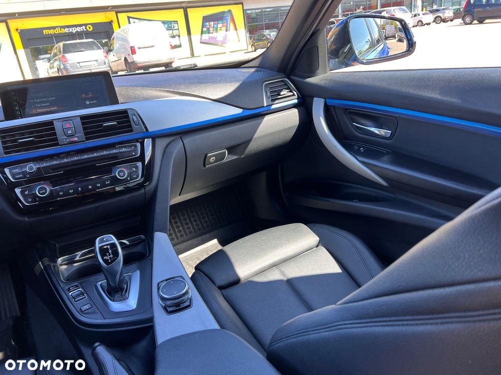 BMW Seria 3 320i Edition M Sport Shadow - 9