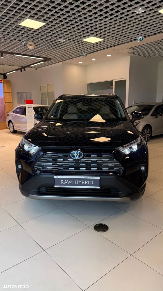 Toyota RAV4 - 1