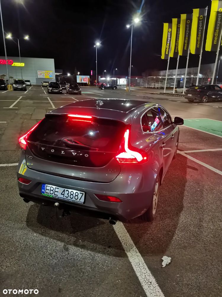 Volvo V40 D4 Drive-E Momentum - 22