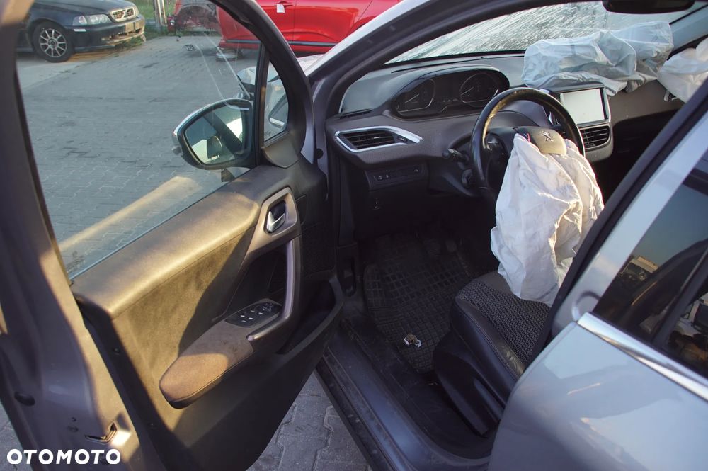 Auto na części - Peugeot 2008 I 1.6 VTi 120 KM 5F01 20ET03 KCA 2014R Silnik Skrzynia Drzwi Szyba Błotnik Zderzak Klapa Lampa Lusterko Relingi Deska Kokpit Sterownik Moduł Czujnik Licznik Wyświetlacz Kierownica - 9