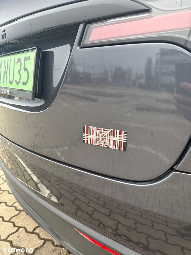 Tesla Model X Plaid - 19